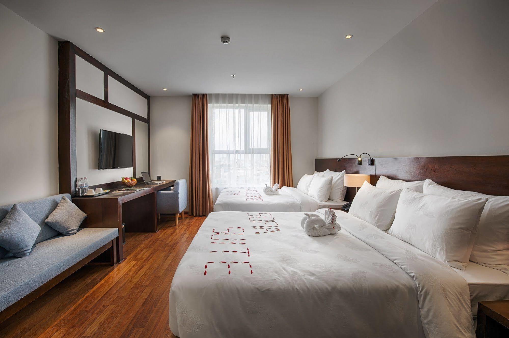 Sofia Suite Hotel Danang Экстерьер фото