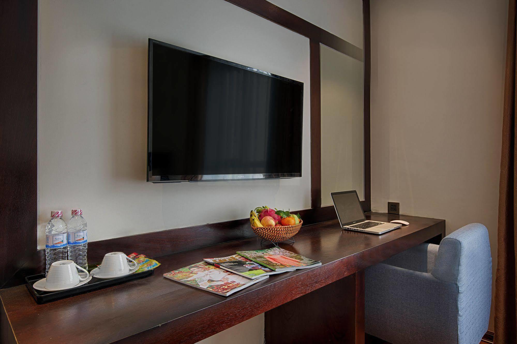 Sofia Suite Hotel Danang Экстерьер фото